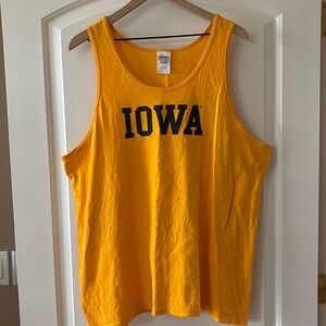 Vintage university of Iowa gold men’s XL Hawkeyes Tank Top muscle‎ shirt